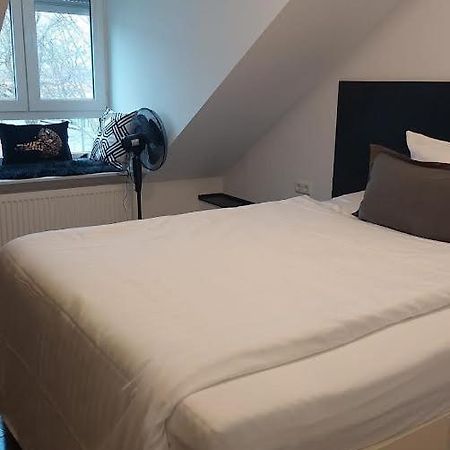 Apartments Am Wald 1 卡尔斯鲁厄 外观 照片